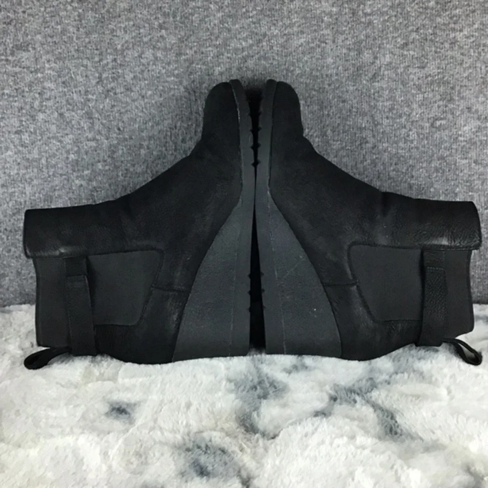 UGG wedges closer